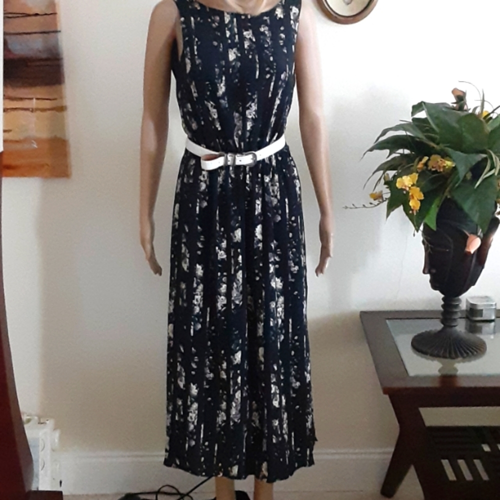 Club Monaco Dress, Size 2. - Gem Club Monaco Dress, Size 2. - Gem